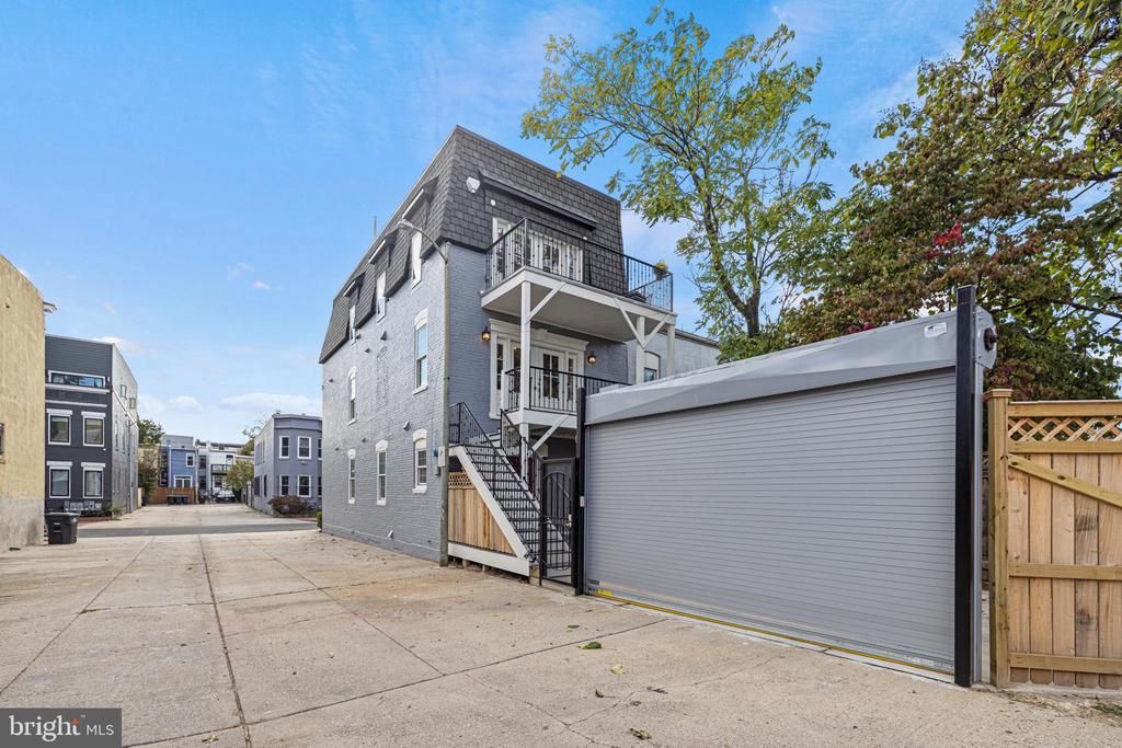 119 Bates St NW #2