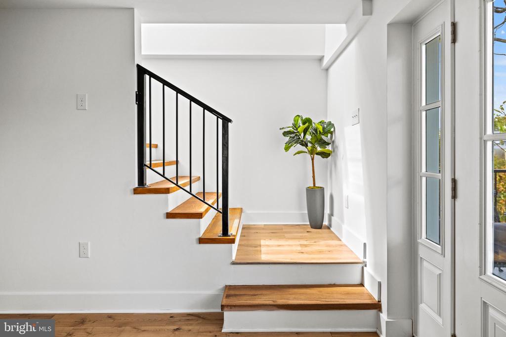 119 Bates St NW #2