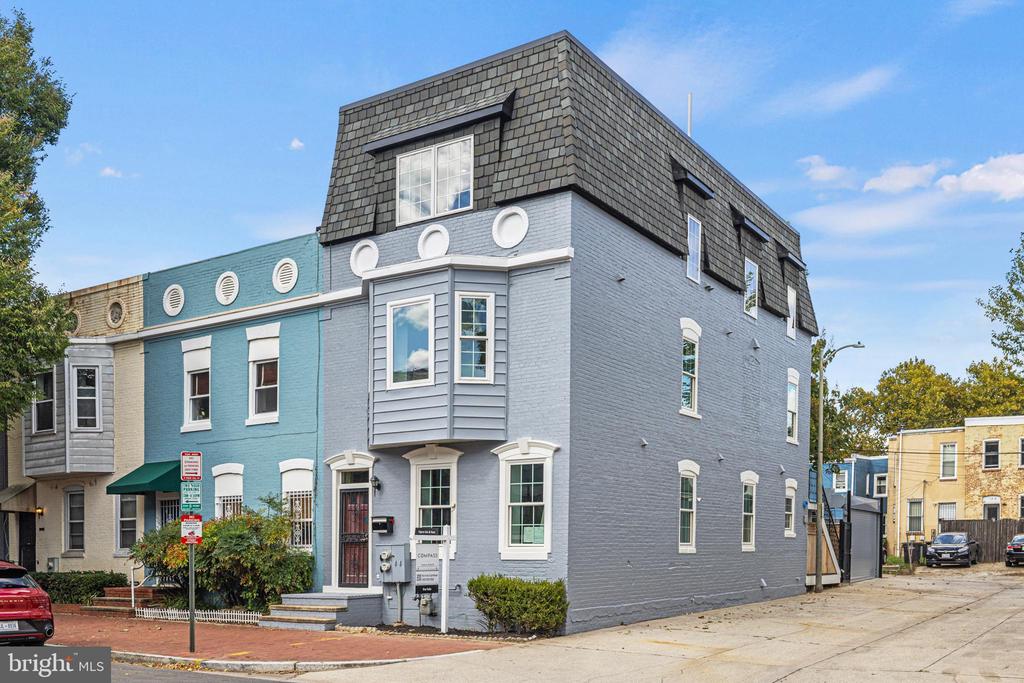 119 Bates St NW #2