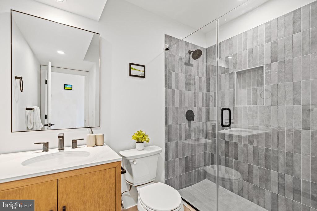 119 Bates St NW #2