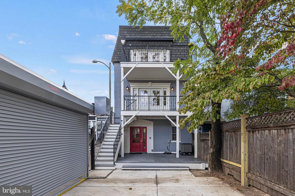 119 Bates St NW #2