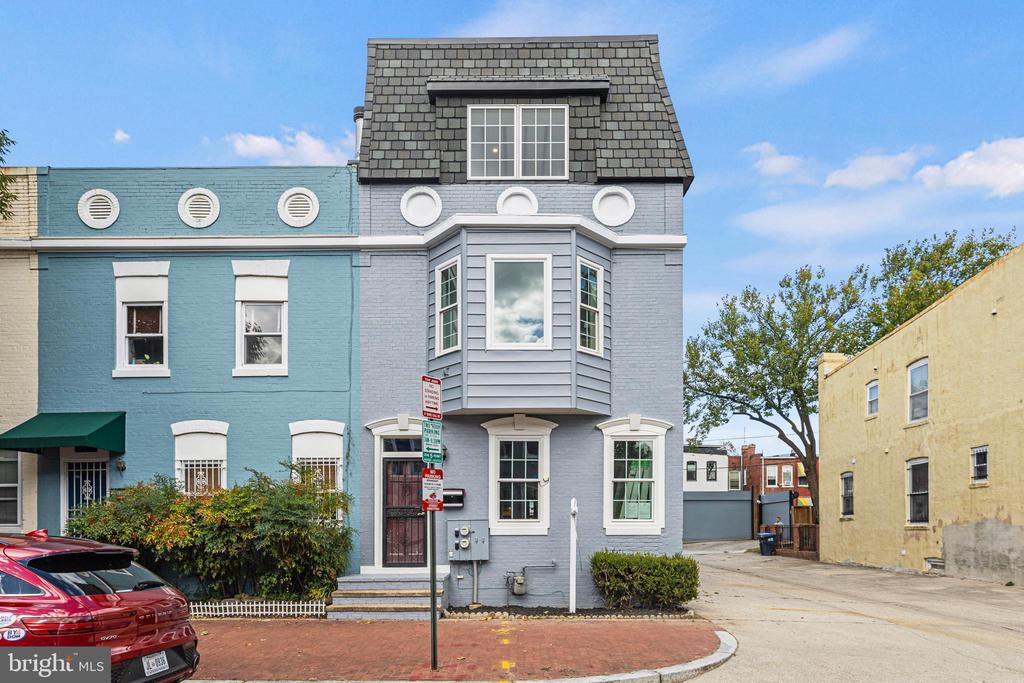 119 Bates St NW #2