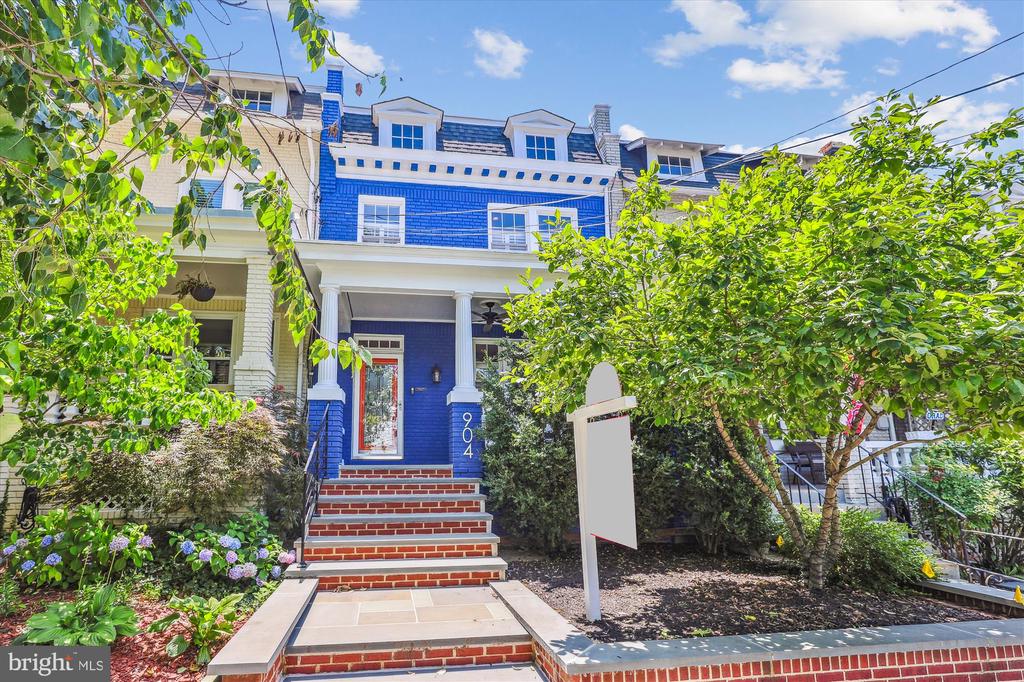 904 EMERSON STREET NW