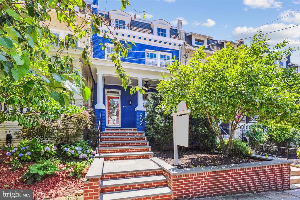 904 EMERSON STREET NW