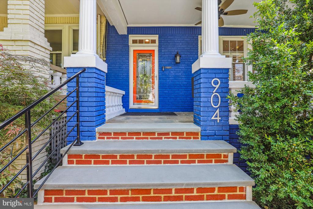 904 EMERSON STREET NW