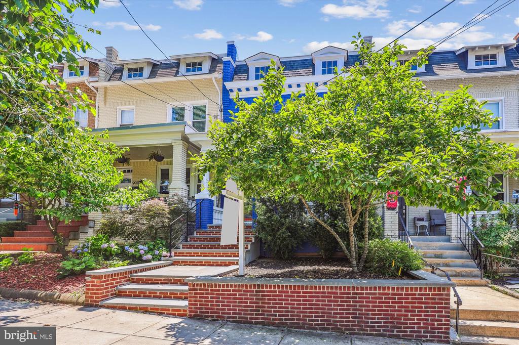 904 EMERSON STREET NW