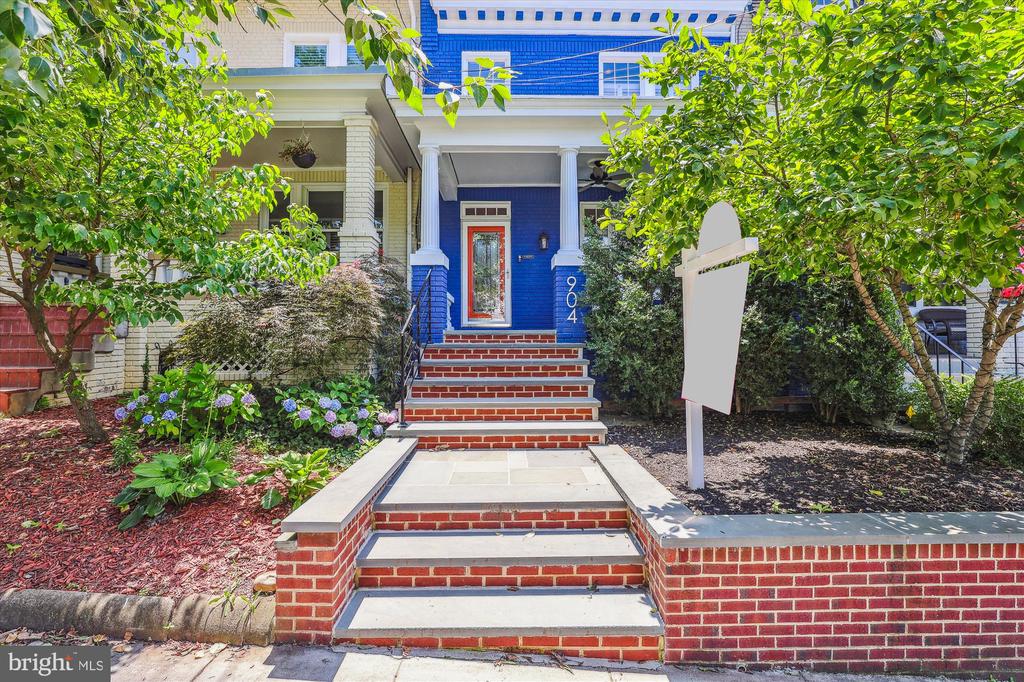 904 EMERSON STREET NW