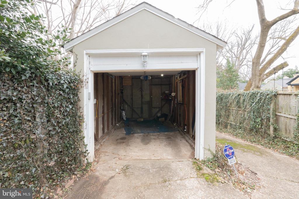 4414 LOWELL ST NW