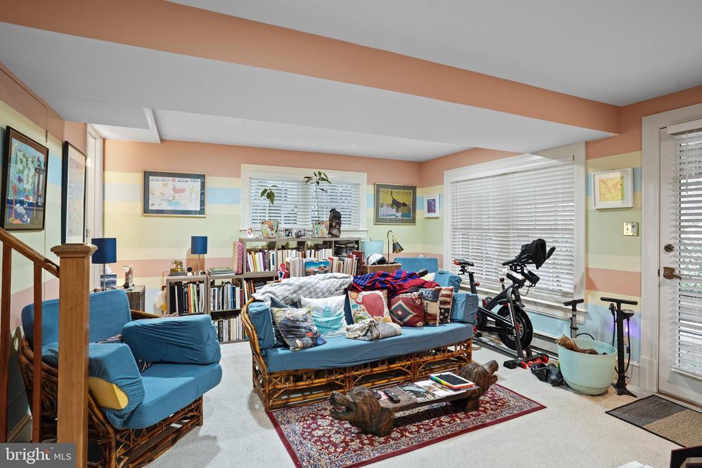 4414 LOWELL ST NW