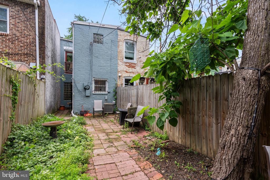 1537 MARION ST NW