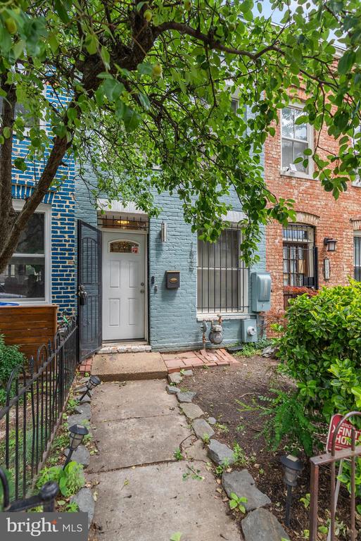 1537 MARION ST NW