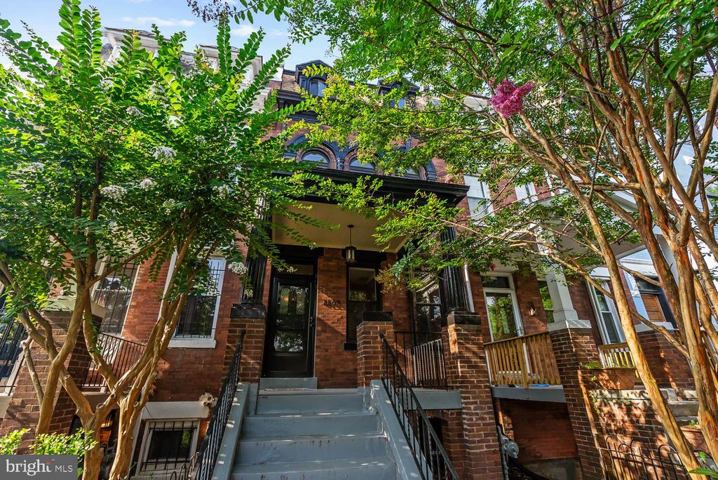 1108 Lamont St NW