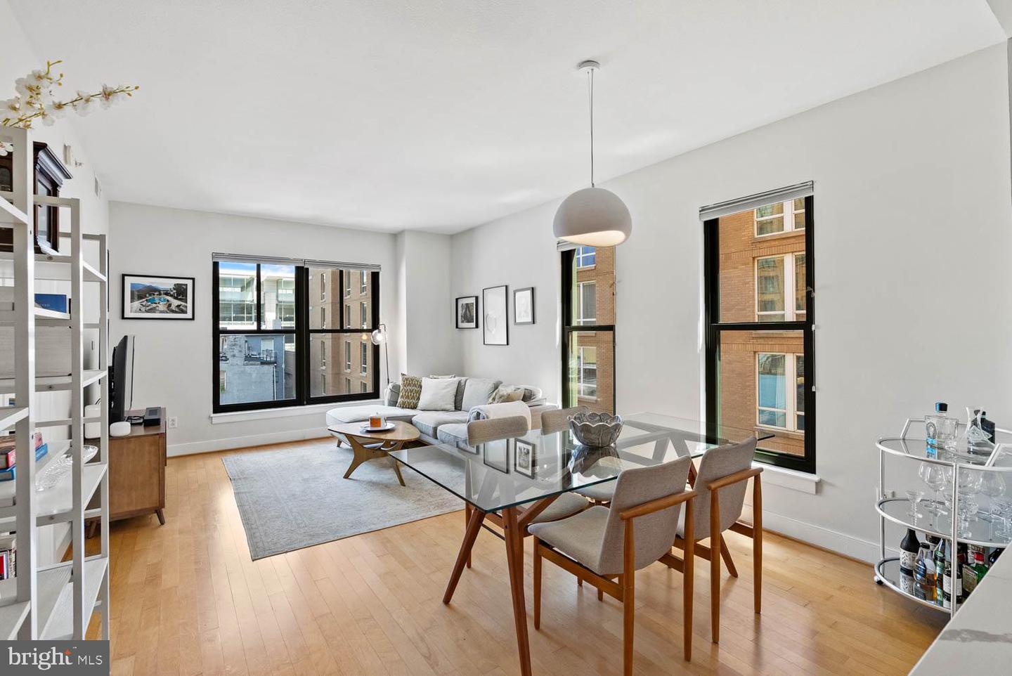 910 M St NW #403