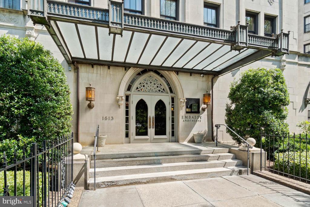 1613 Harvard St NW #306