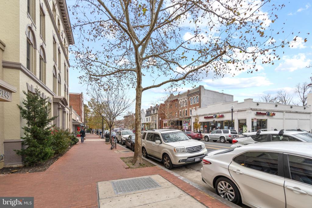 1613 Harvard St NW #306