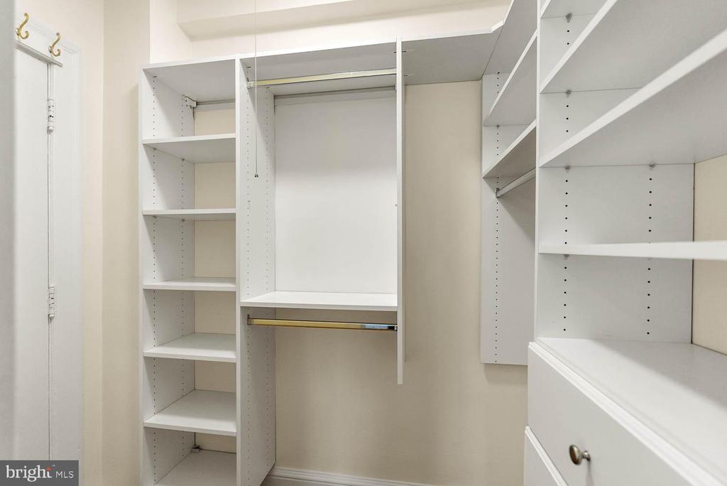 1613 Harvard St NW #306