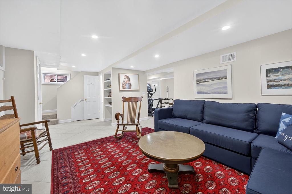3218 QUESADA STREET NW
