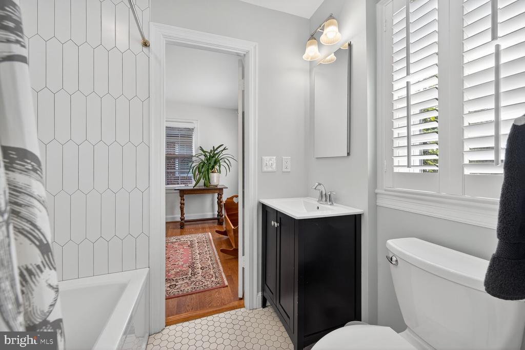 3218 QUESADA STREET NW