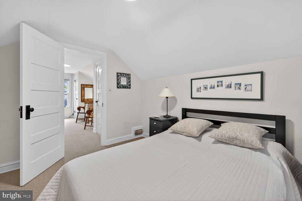 3218 QUESADA STREET NW