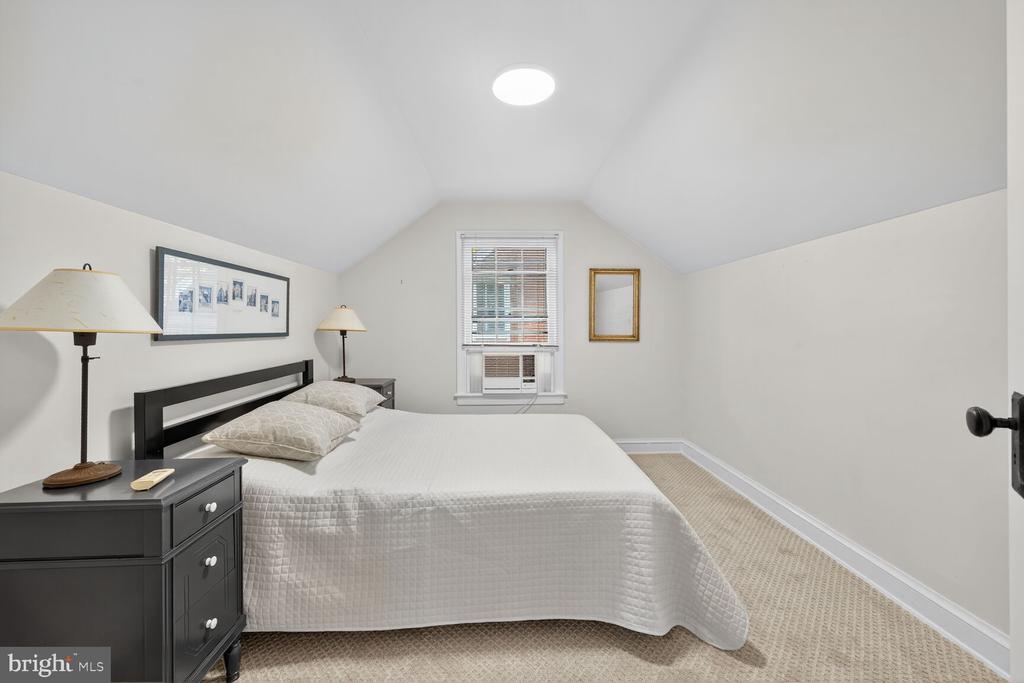 3218 QUESADA STREET NW