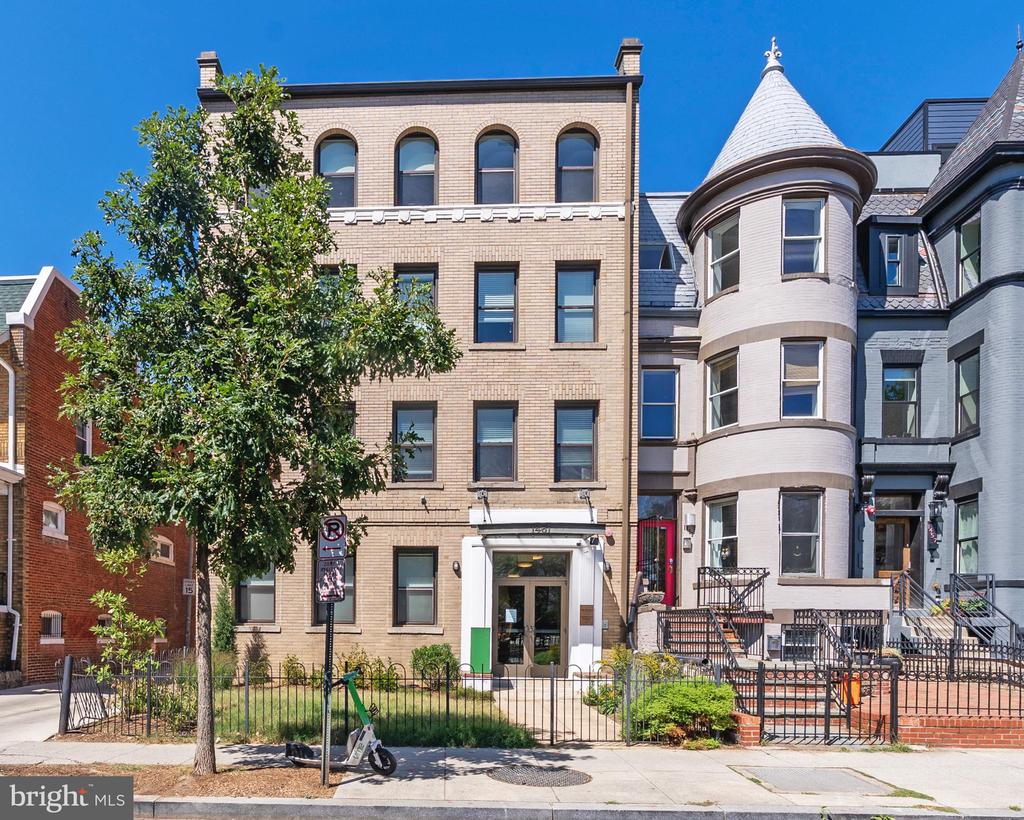 1461 GIRARD STREET NW 201