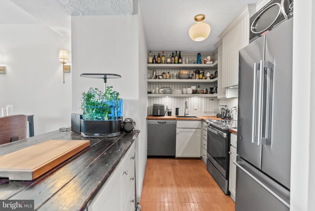 1301 DELAWARE AVENUE SW N725