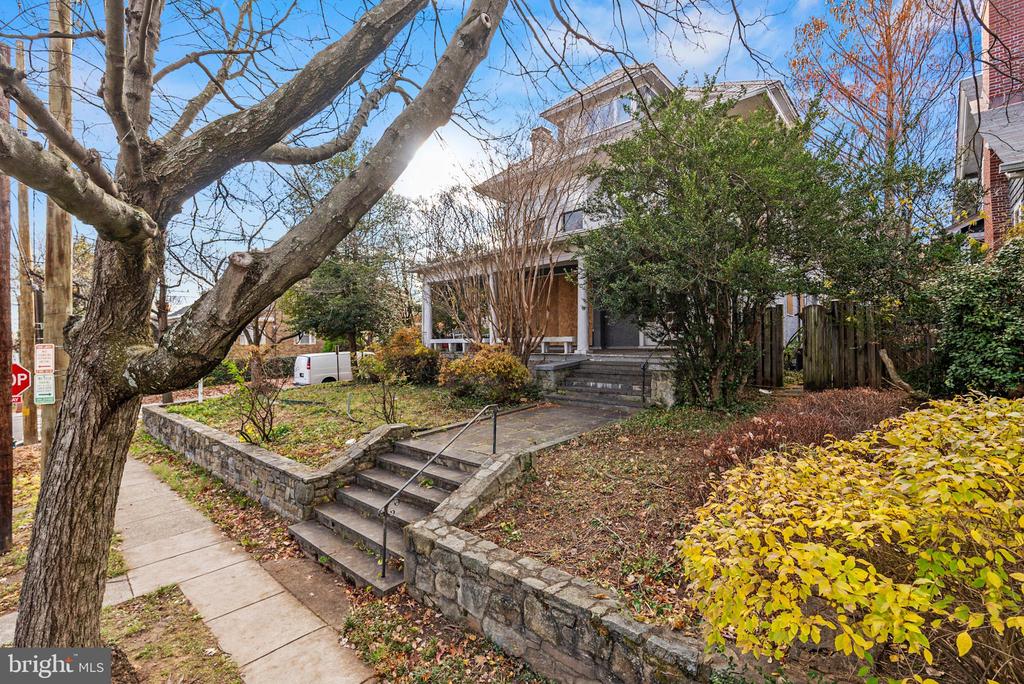 2700 36TH STREET NW