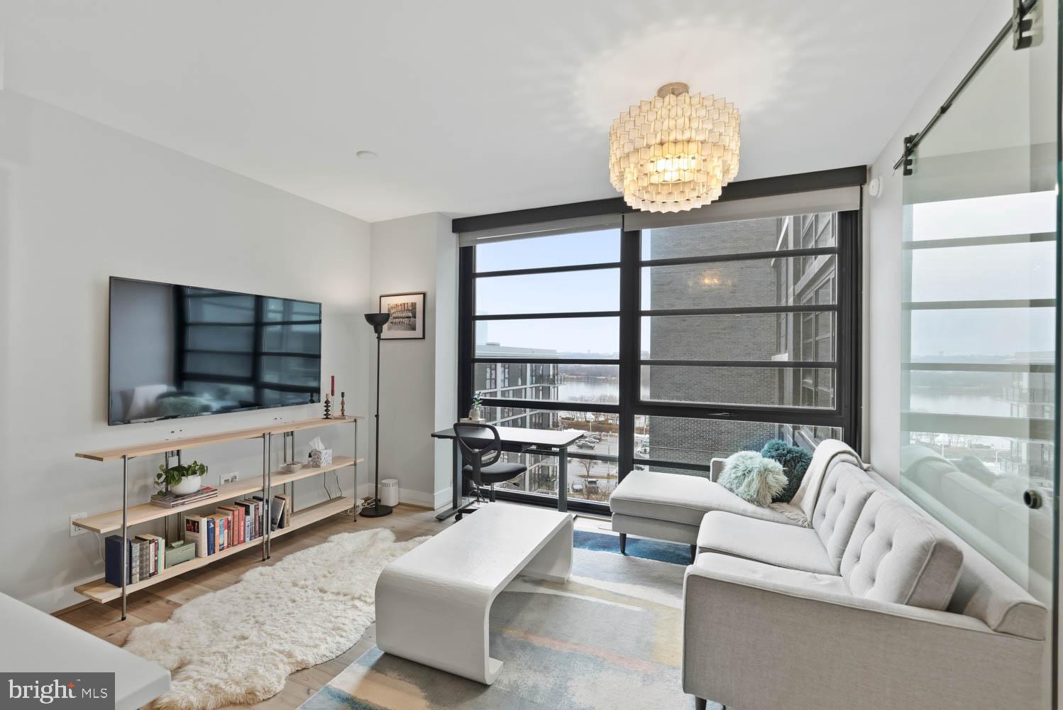 1300 4TH STREET SE 806