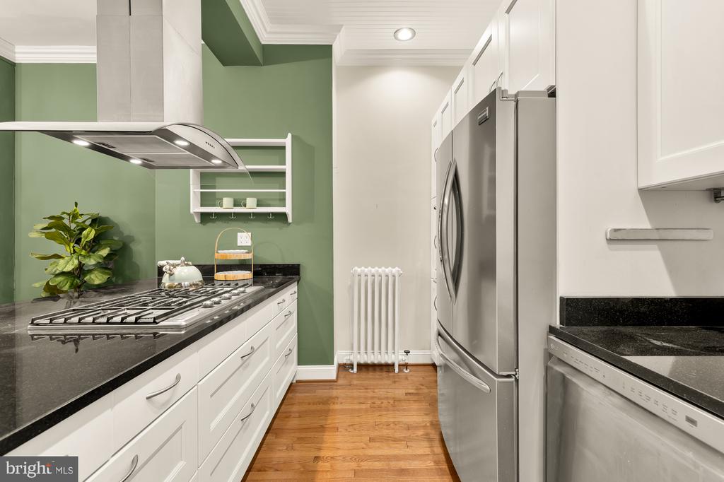 312 9TH STREET NE