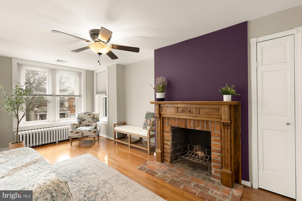 312 9TH STREET NE