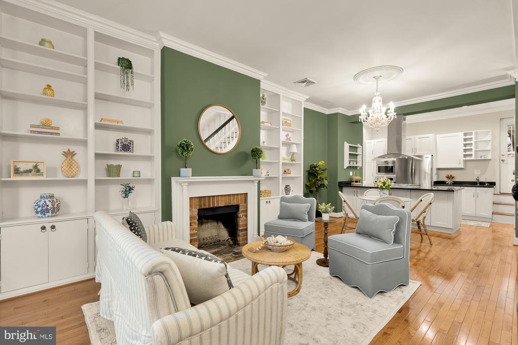 312 9TH STREET NE