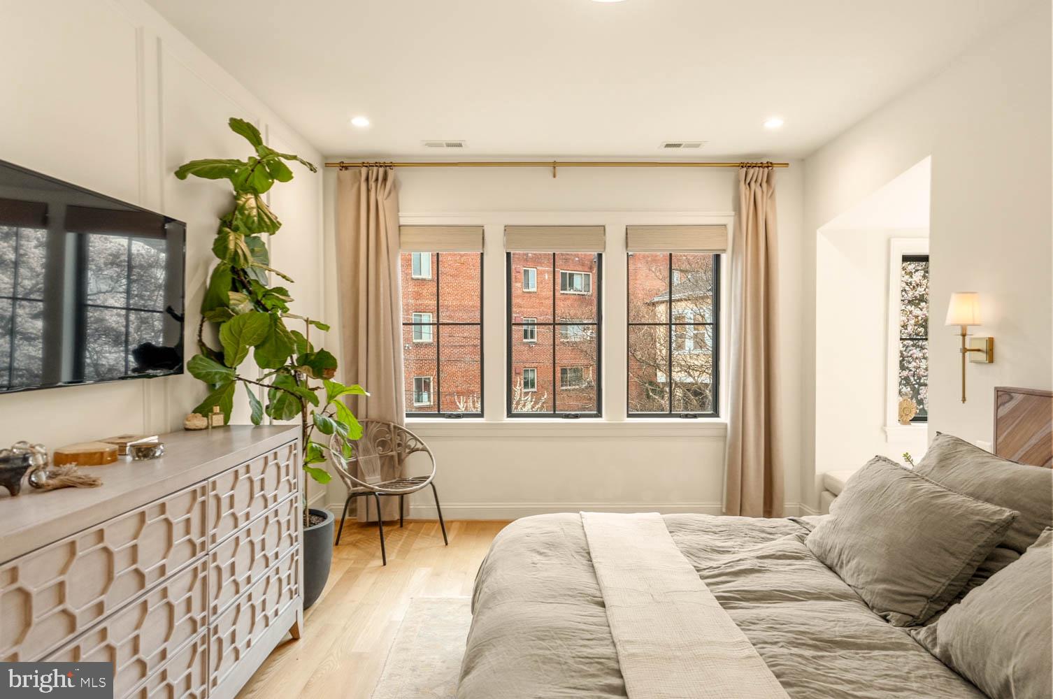 5711 COLORADO AVENUE NW