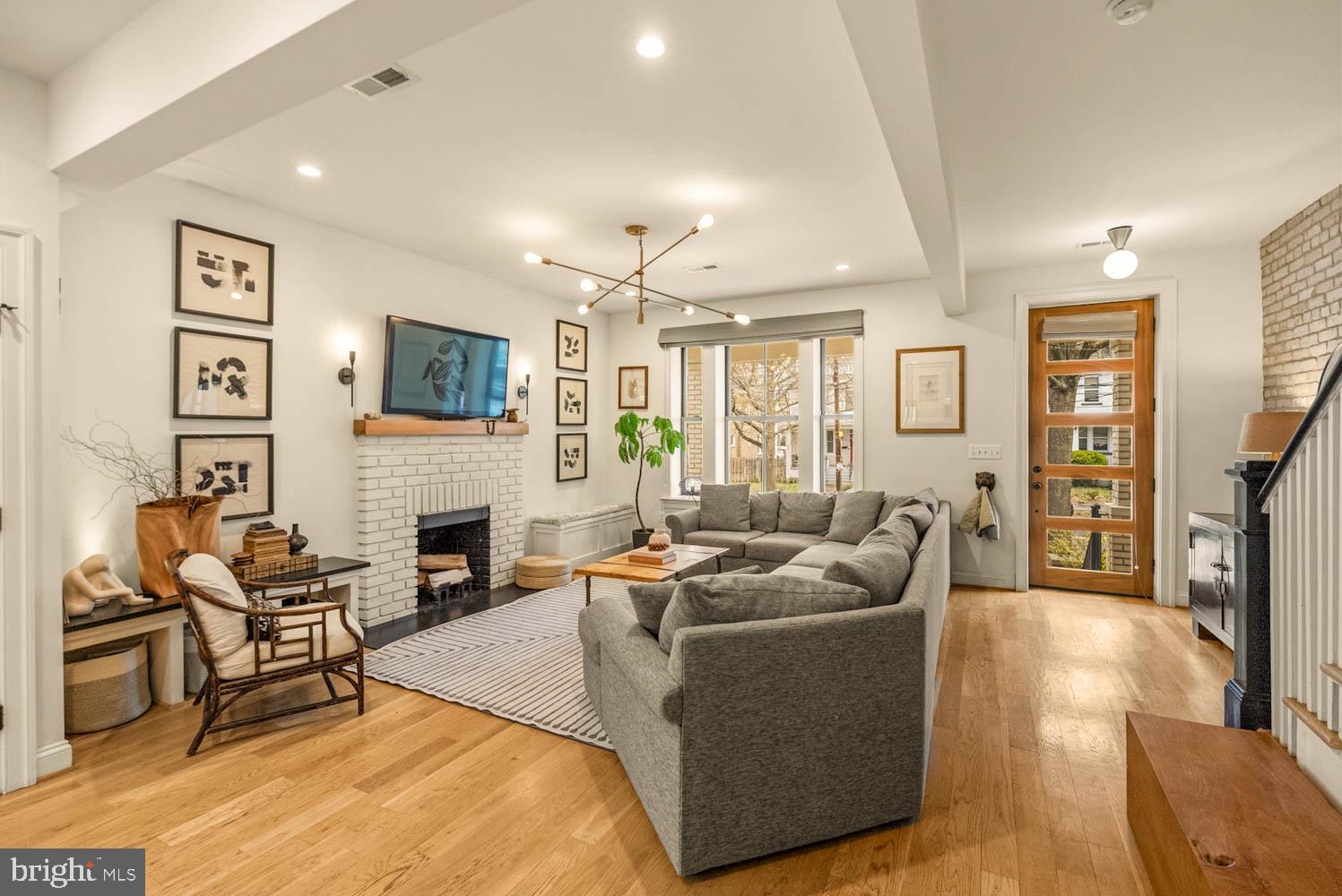 5711 COLORADO AVENUE NW