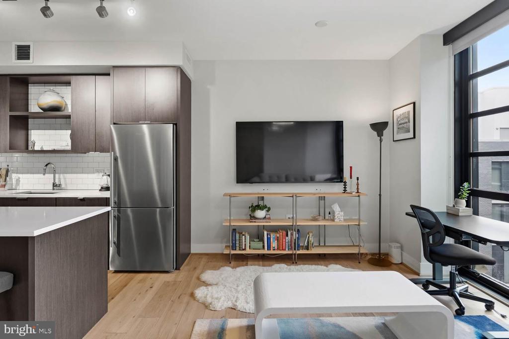 1300 4TH STREET SE 806