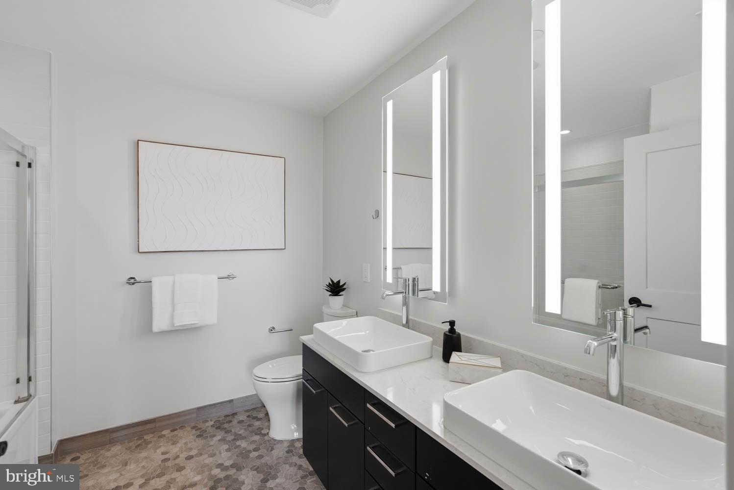 70 N STREET SE N603