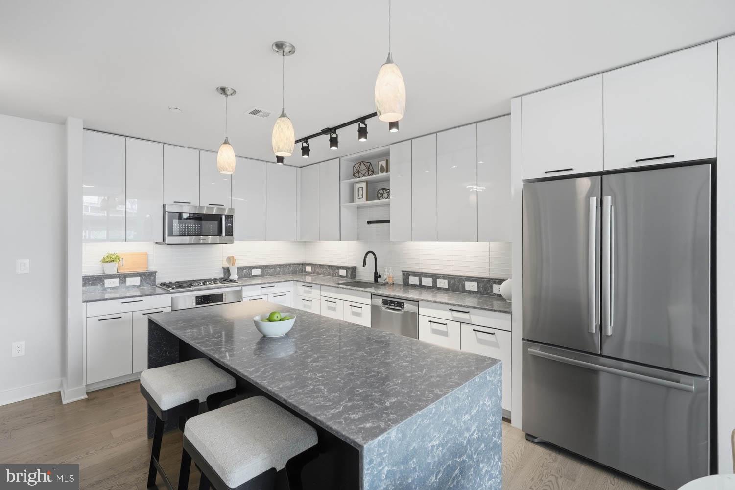 70 N STREET SE N603