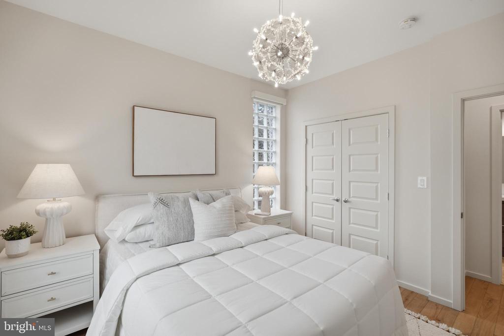 523 MONTANA AVENUE NE Unit: 525A