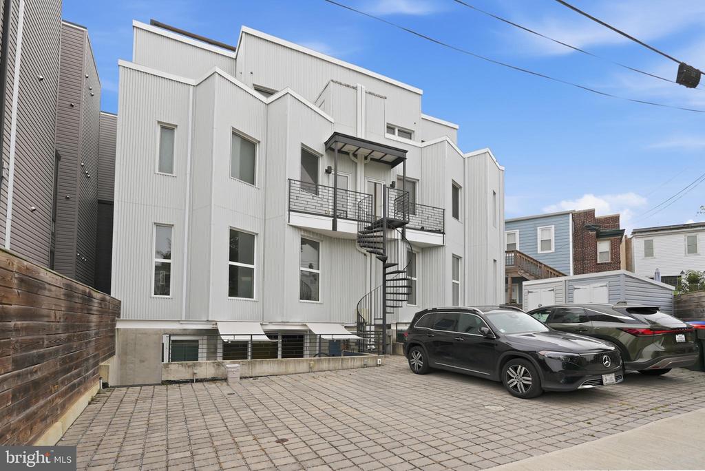 523 MONTANA AVENUE NE Unit: 525A