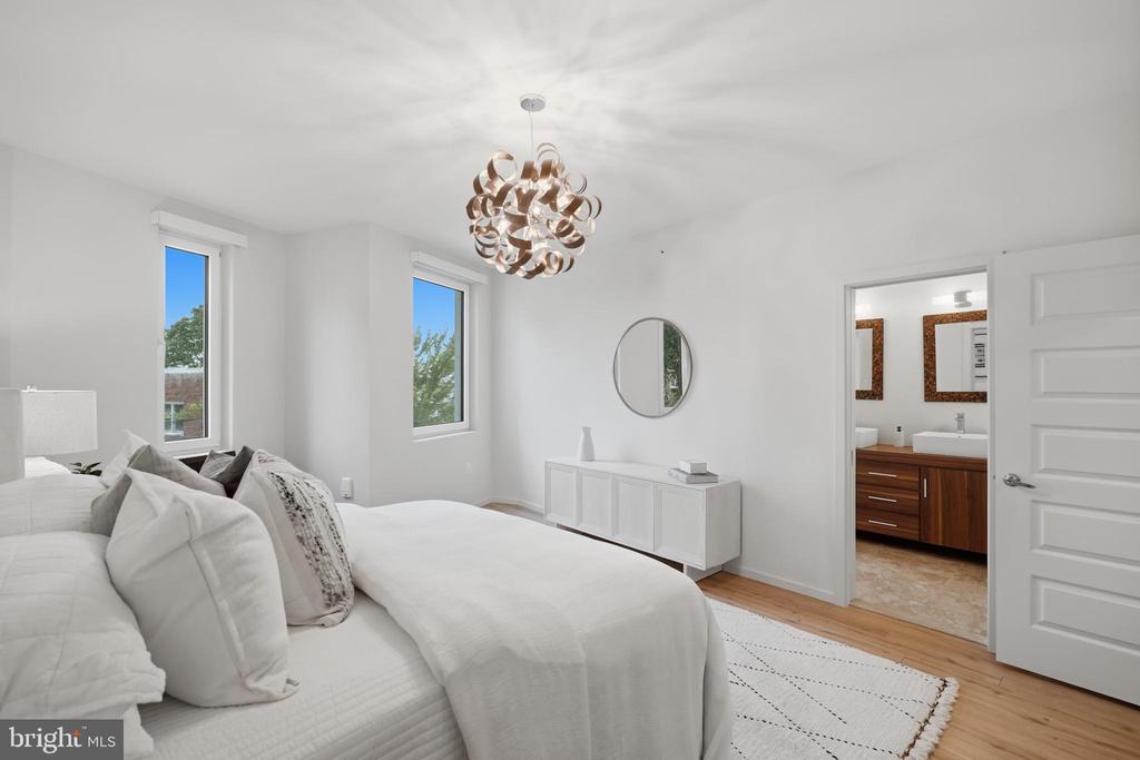 523 MONTANA AVENUE NE Unit: 525A