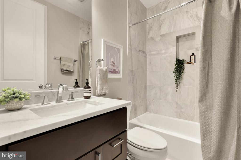 1223 KENYON STREET NW Unit: 3