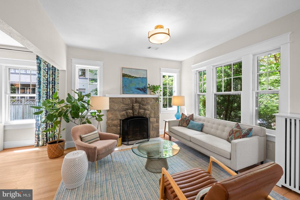3828 LIVINGSTON STREET NW
