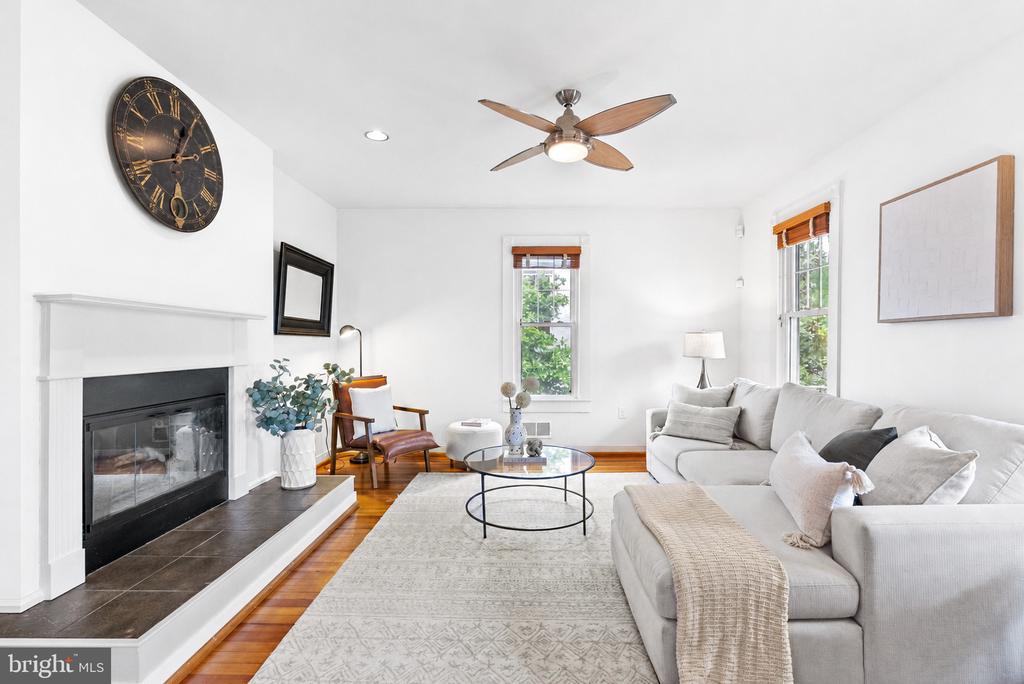 5213 CATHEDRAL AVENUE NW