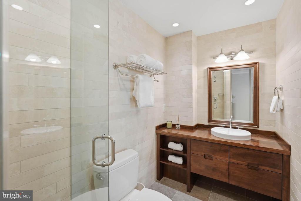 3251 PROSPECT STREET NW Unit: 302
