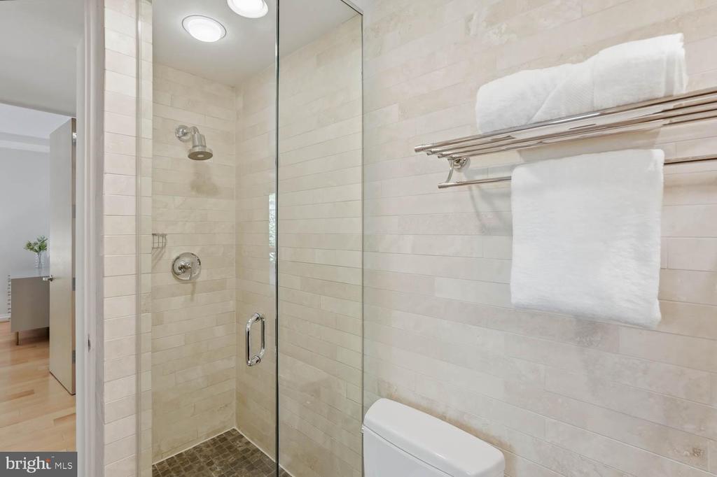 3251 PROSPECT STREET NW Unit: 302