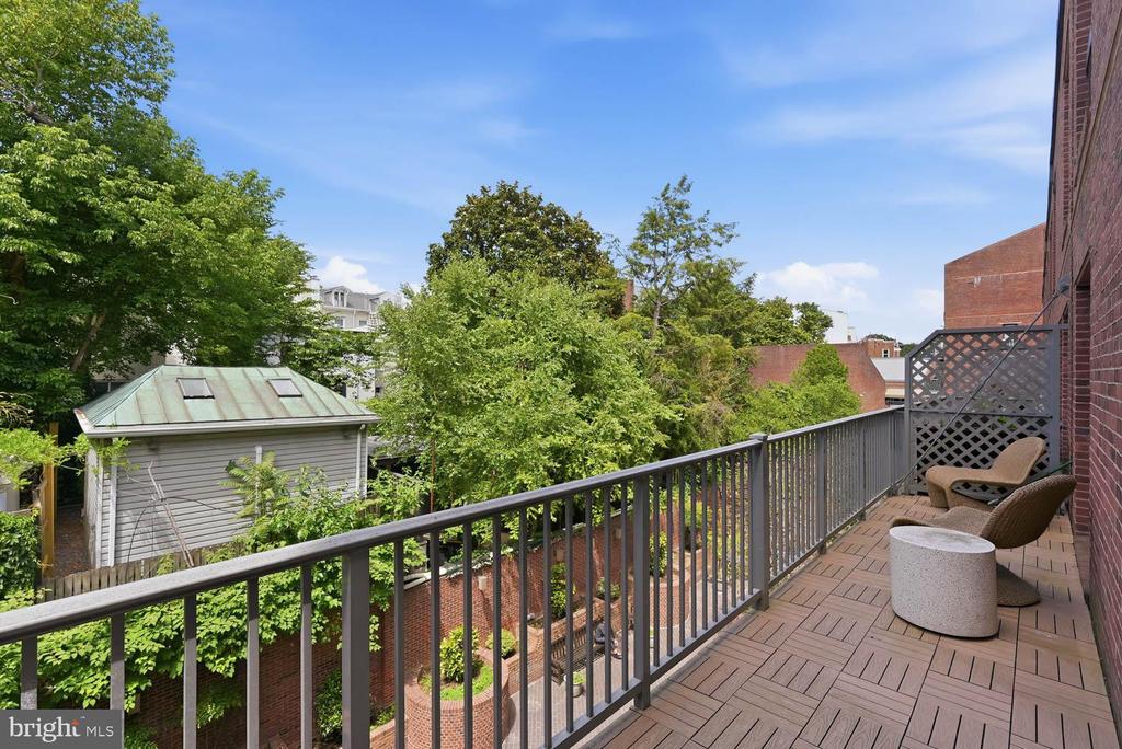 3251 PROSPECT STREET NW Unit: 302