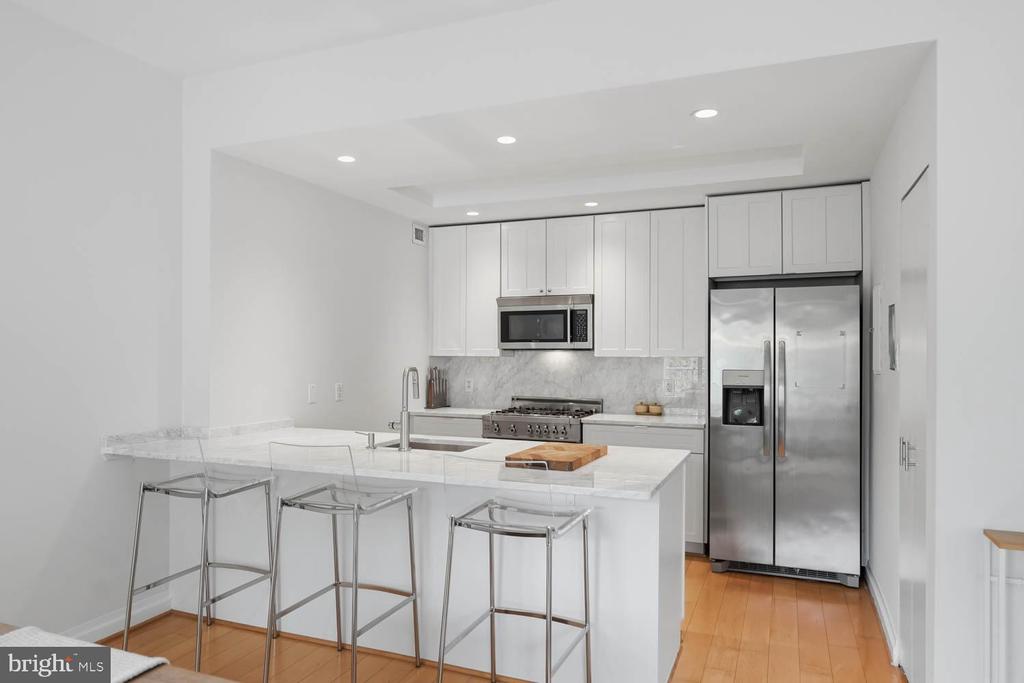 3251 PROSPECT STREET NW Unit: 302