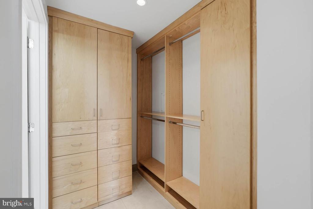 1133 14TH STREET NW Unit: 1210