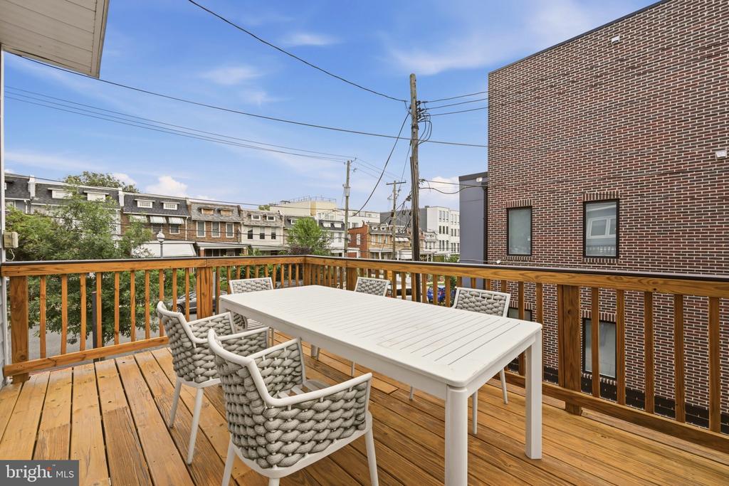 700 LONGFELLOW STREET NW