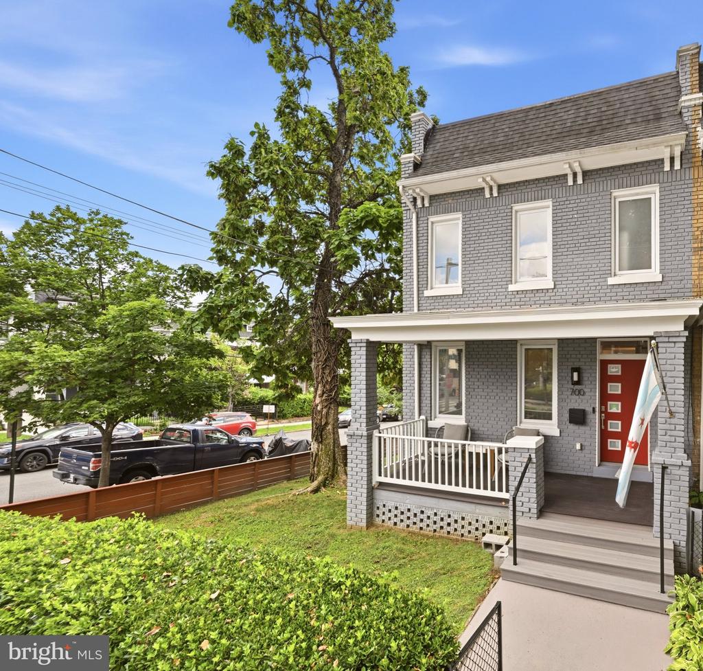 700 LONGFELLOW STREET NW