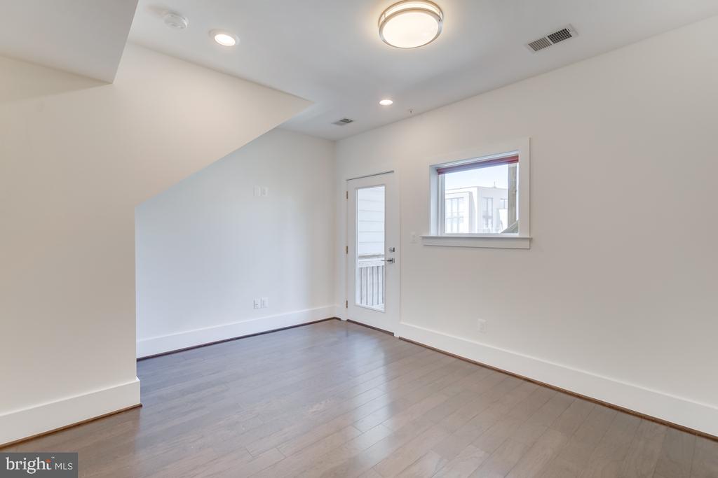 1451 GIRARD STREET NW Unit: 4